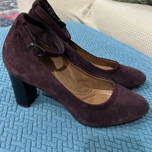 Brand new Clarks artisan aubergine suede pumps with ankle strap size 9m